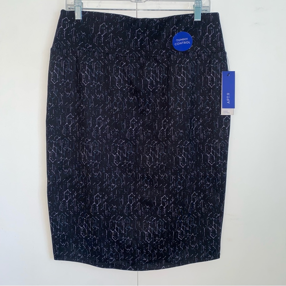 NWT Apt. 9 Tummy Control Women’s Size Large Skirt